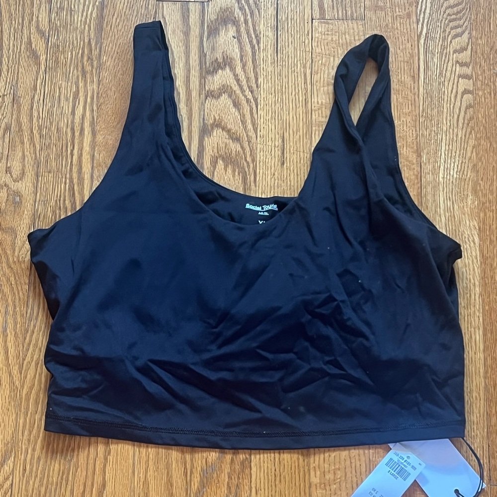 Social tourist black lined athletic tank top